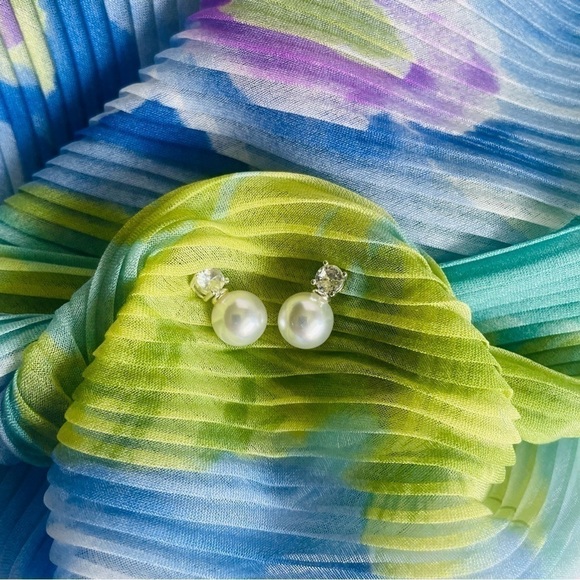 Silverstone Pearl/Crystal Stud Earrings - Picture 7 of 8